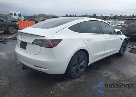 2019 Tesla Model 3 Long Range/Mid Range/Standard Range/Standard Range Plus z USA, uszkodzony, nr VIN 5YJ3E1EAXKF310120